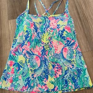 Beautiful Lilly Pulitzer dri-fit luxletic top!